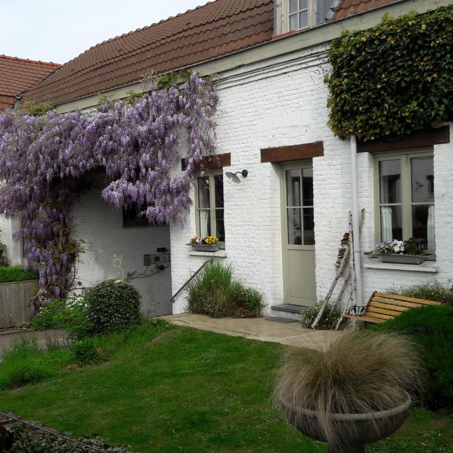 L'Atterrissage Bed & Breakfast Santes Екстериор снимка