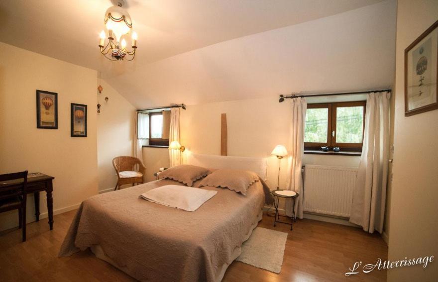 L'Atterrissage Bed & Breakfast Santes Екстериор снимка