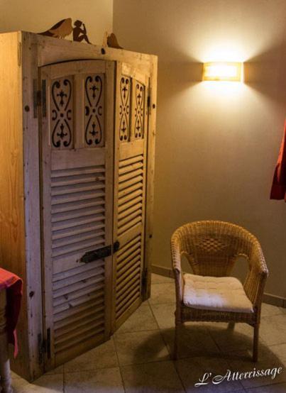L'Atterrissage Bed & Breakfast Santes Екстериор снимка