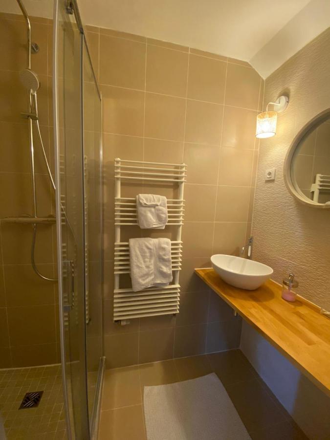 L'Atterrissage Bed & Breakfast Santes Екстериор снимка